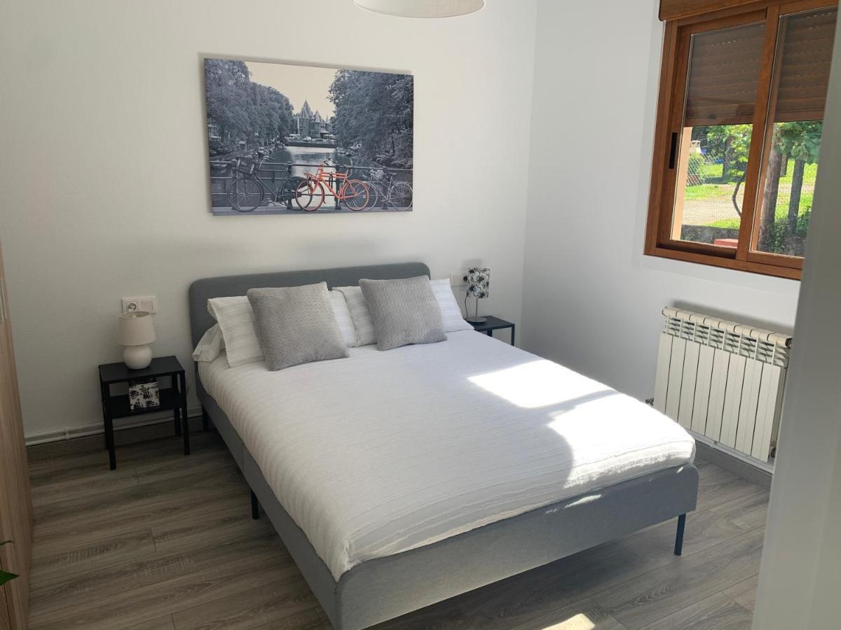 A Casa Vermella Con Jardin A 10 Minutos De Santiago De Compostela Διαμέρισμα Ortono Εξωτερικό φωτογραφία