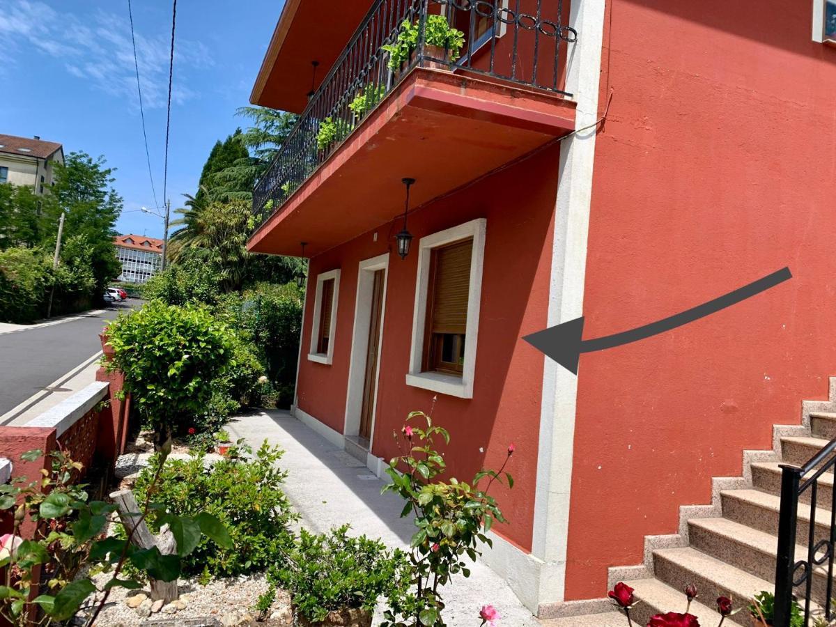 A Casa Vermella Con Jardin A 10 Minutos De Santiago De Compostela Διαμέρισμα Ortono Εξωτερικό φωτογραφία