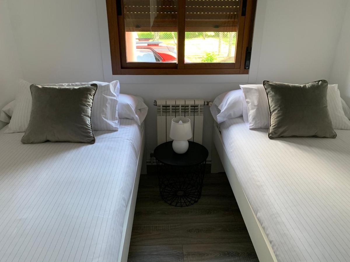 A Casa Vermella Con Jardin A 10 Minutos De Santiago De Compostela Διαμέρισμα Ortono Εξωτερικό φωτογραφία