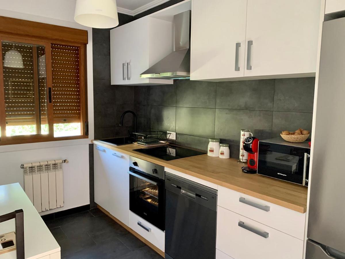 A Casa Vermella Con Jardin A 10 Minutos De Santiago De Compostela Διαμέρισμα Ortono Εξωτερικό φωτογραφία