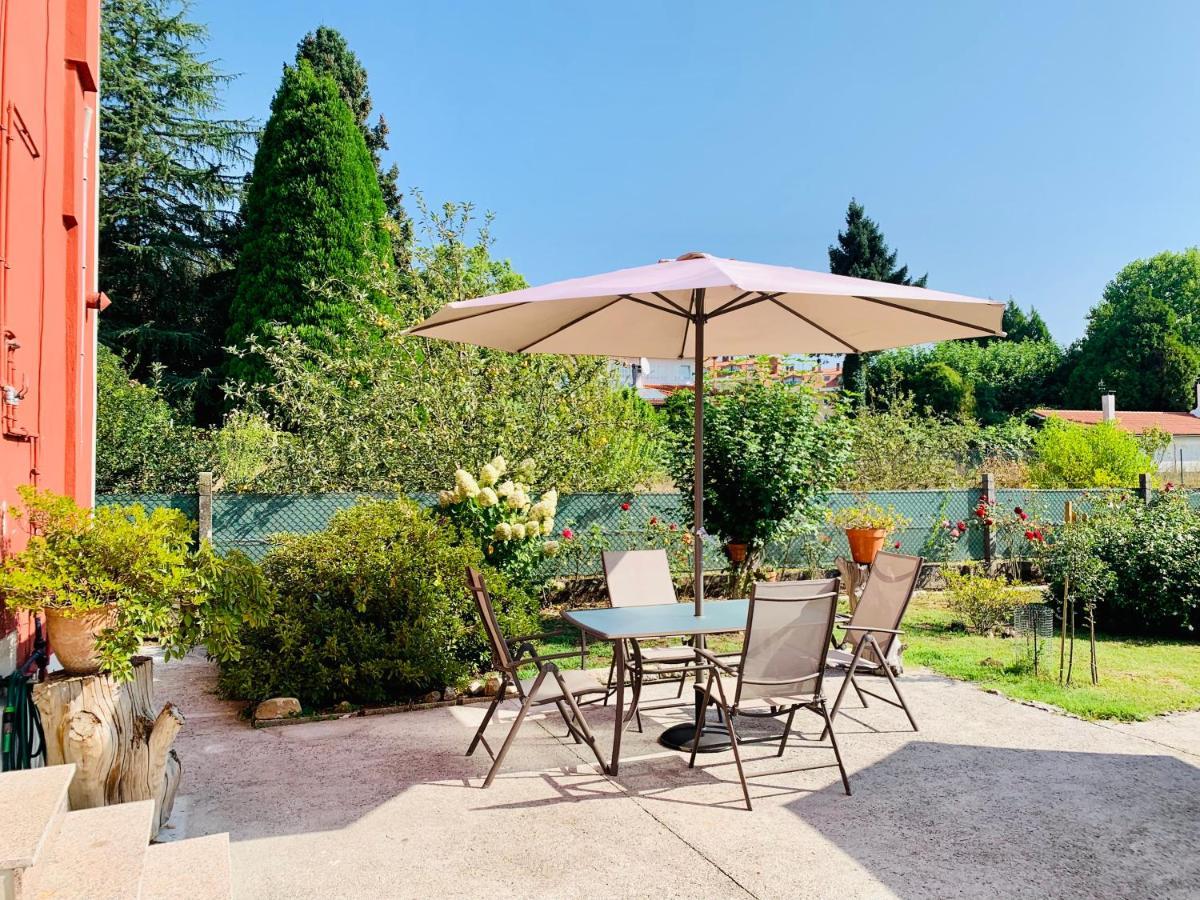 A Casa Vermella Con Jardin A 10 Minutos De Santiago De Compostela Διαμέρισμα Ortono Εξωτερικό φωτογραφία